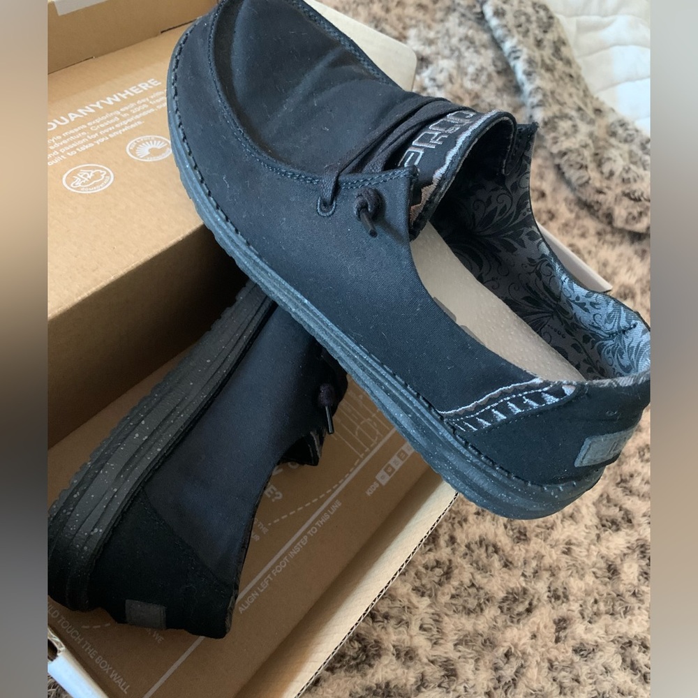 Black Hey Dudes🖤